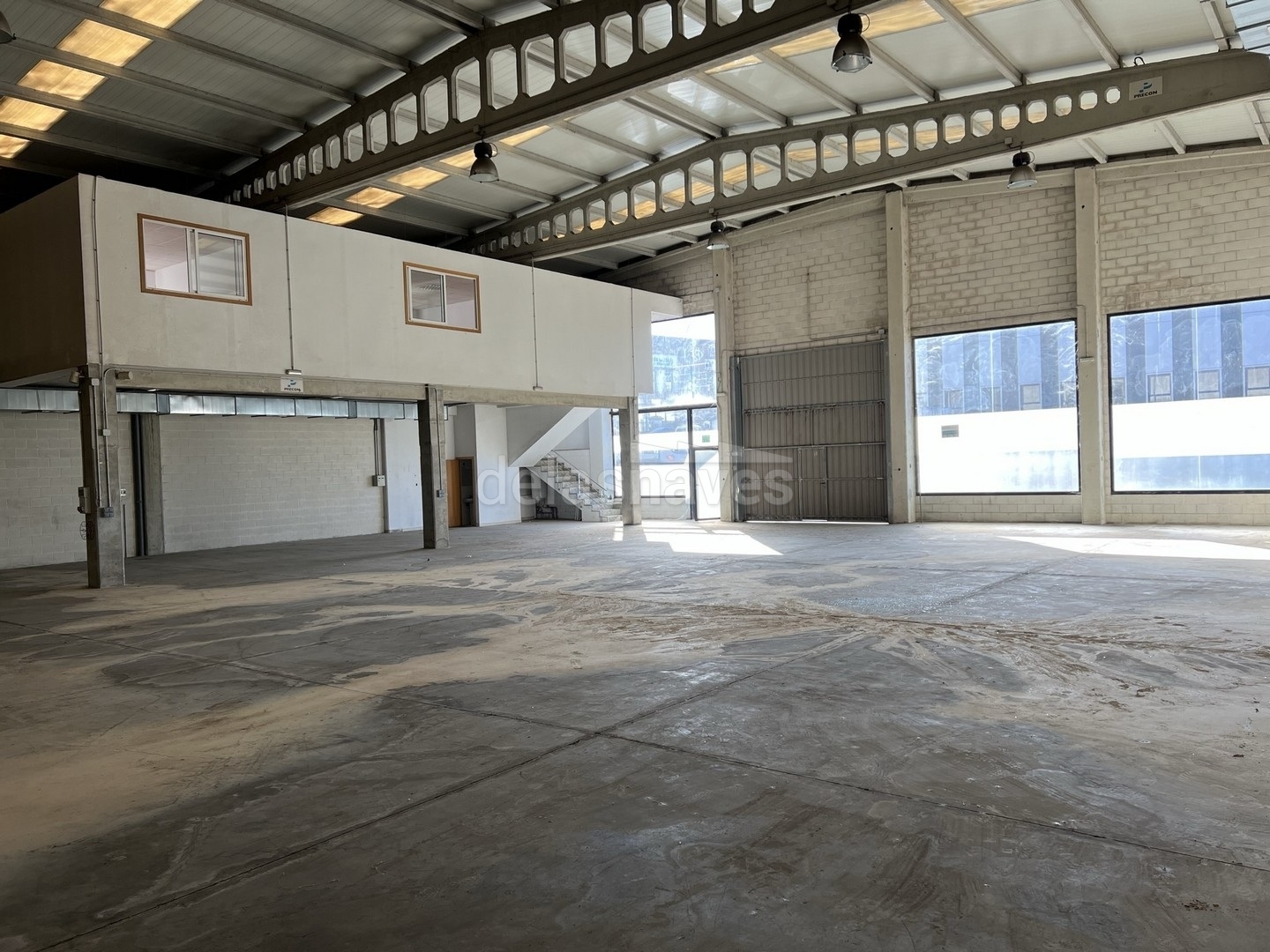 Venta de nave en parcela independiente en Milladoiro, A Corua