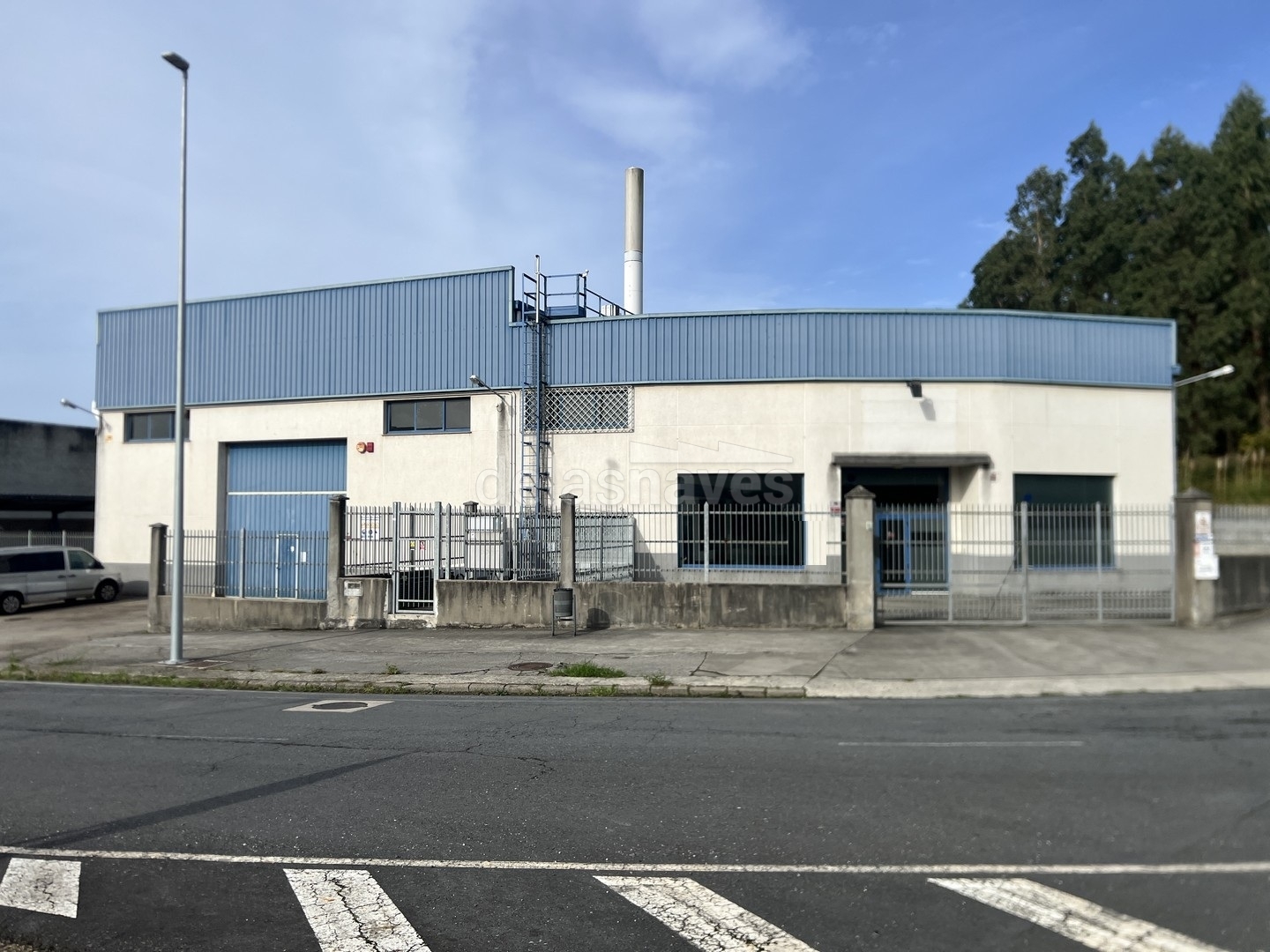 Alquiler de nave con parcela en Espritu Santo, Cambre